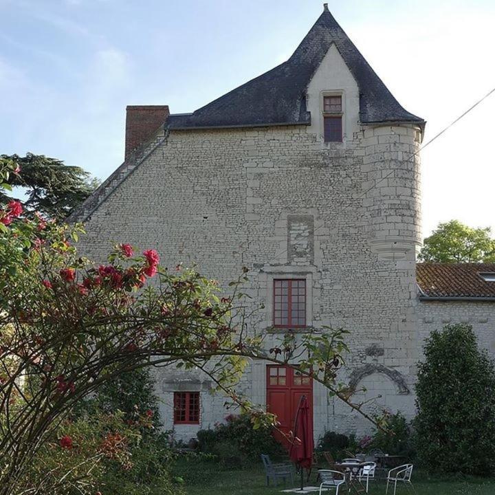 Gite Du Manoir Des Roches Saires Zewnętrze zdjęcie